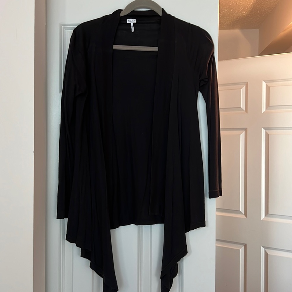 Splendid light weight open cardigan size small in black